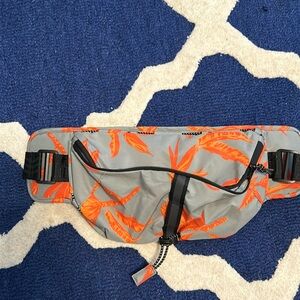 Janji multi pass sling bag